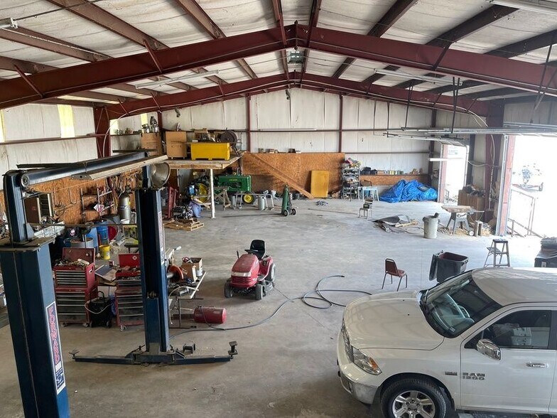 More Photos Of 2504 Hwy 82, Gainesville Auto Repair For Sale