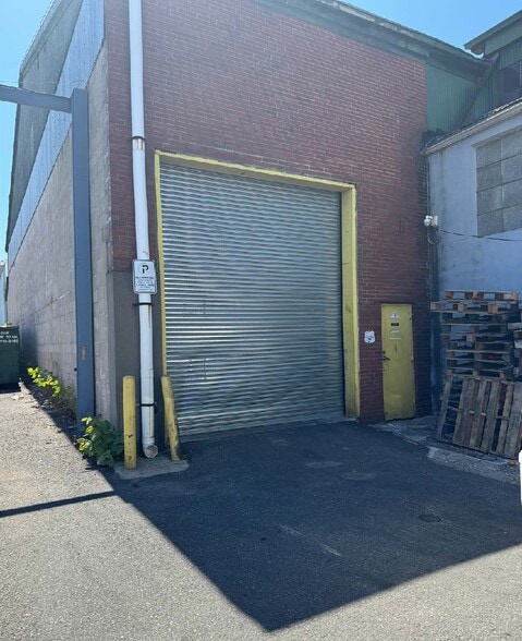 More Photos Of 4001-4017 Dell Ave, North Bergen Warehouse For Lease
