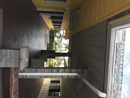 More Photos Of 3333 N University Dr, Hollywood Restaurant For Lease