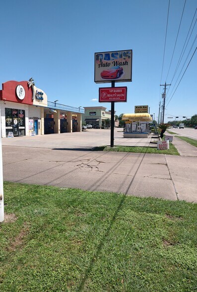 Primary Photo Of 2922 FM 528 Rd, Webster Carwash For Sale