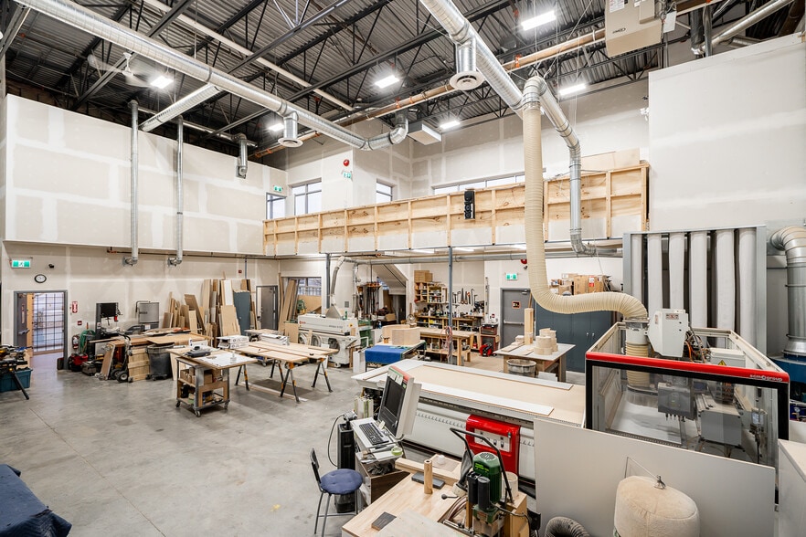 More Photos Of 7252 River Pl, Mission Warehouse For Sale