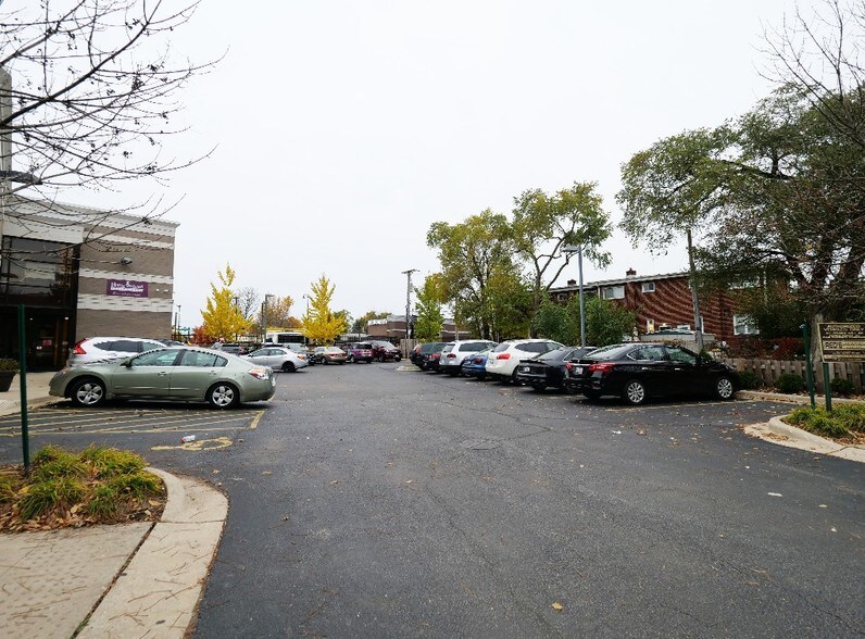 More Photos Of 8814-8826 Niles Center Rd, Skokie Office For Lease