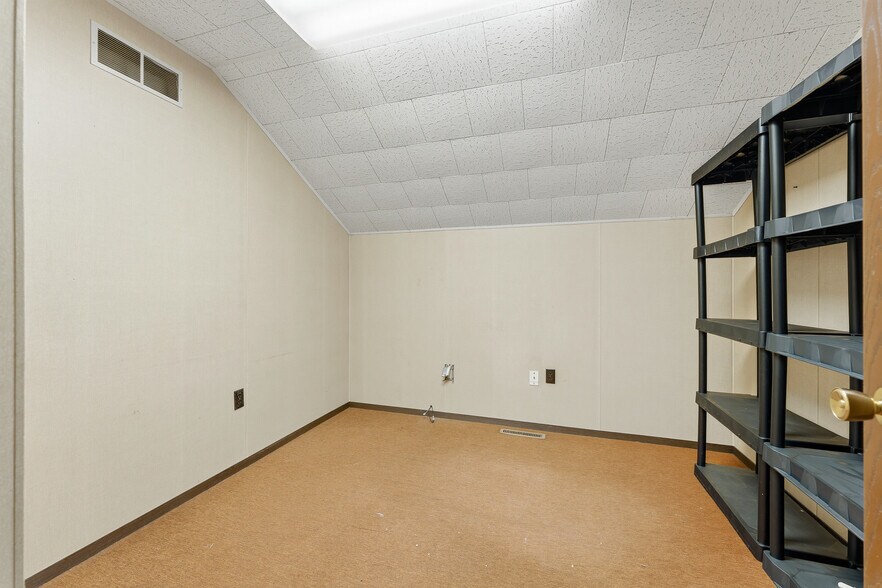 More Photos Of 102 4th St, Terra Alta Light Distribution For Sale