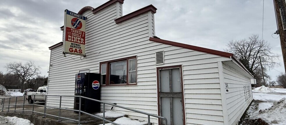 Primary Photo Of 212 N Dakota 3, Dawson General Retail For Sale