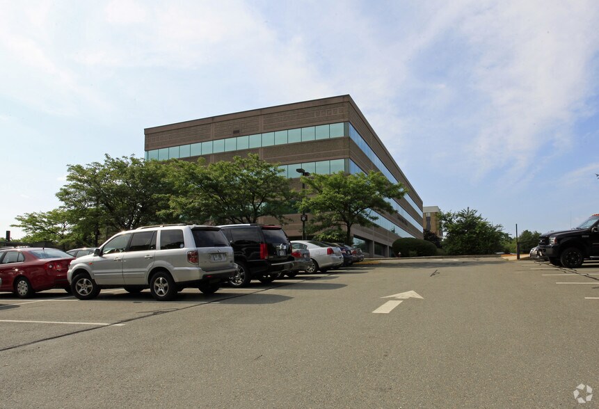 More Photos Of 3 Woodland Rd, Stoneham Medical For Sale