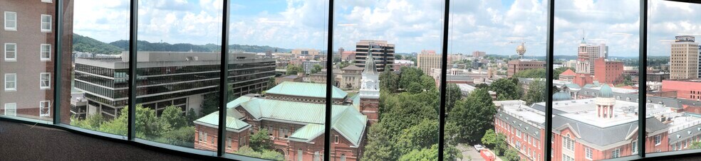 More Photos Of 900 S Gay St, Knoxville Office For Lease