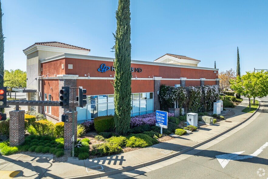 More Photos Of 890 Groveland Ave, Lincoln Freestanding For Lease