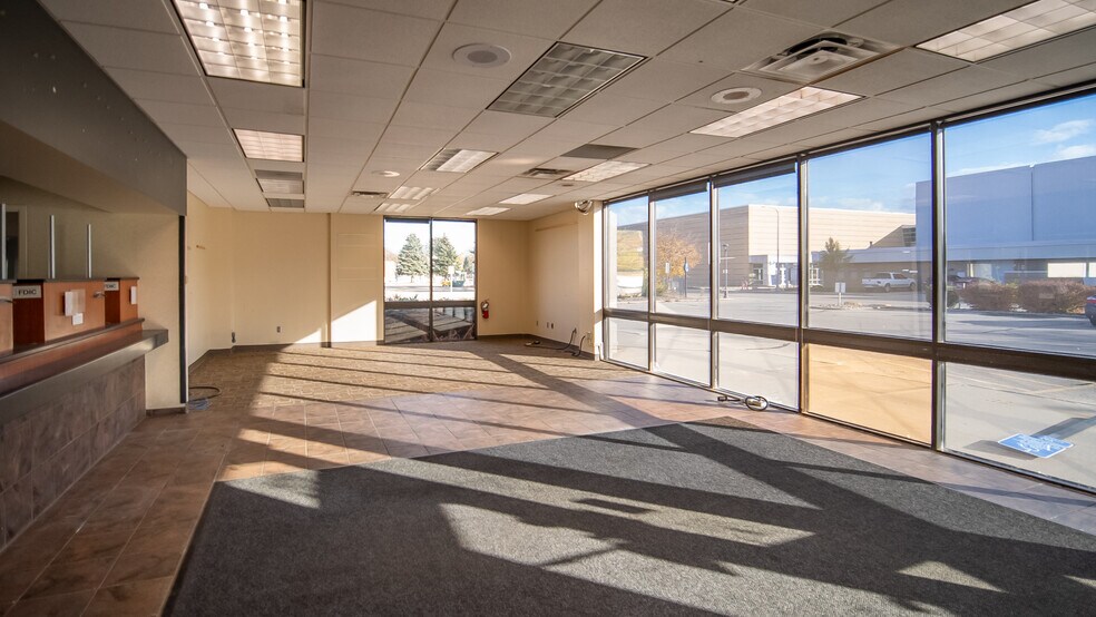 More Photos Of 209 E Center St, Rochester Bank For Lease