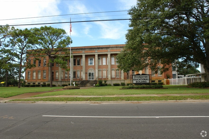 More Photos Of 101 E 7th St, Panama City Schools For Sale