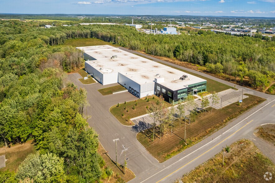 More Photos Of 1110 Rue Bousquet, Granby Warehouse For Sale