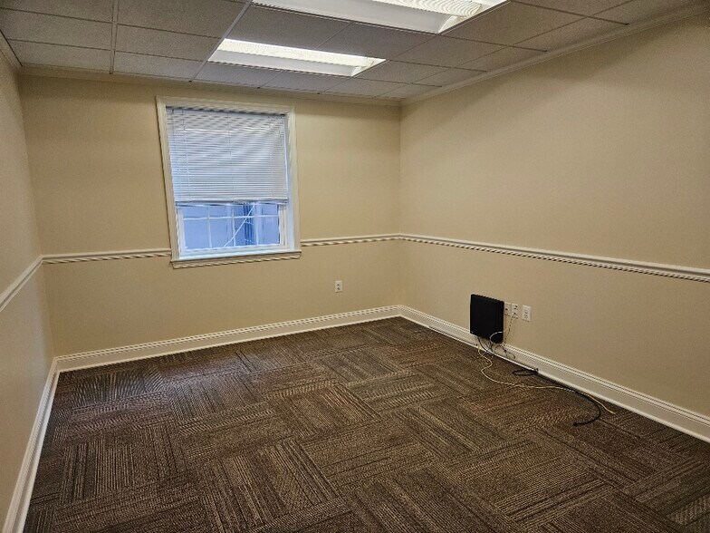More Photos Of 4101 Chain Bridge Rd, Fairfax Office For Lease