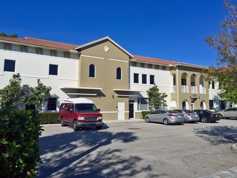 More Photos Of 600 SW Darwin Blvd, Port Saint Lucie Medical For Lease