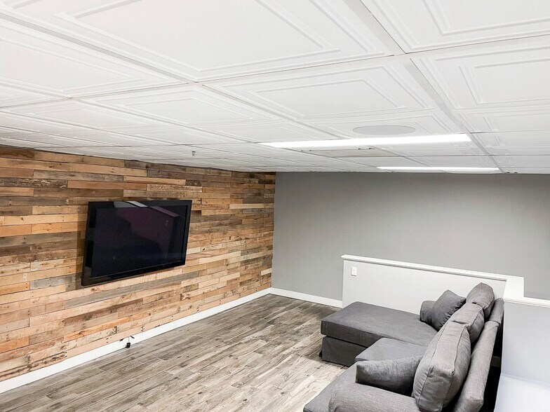 More Photos Of 11390 Knott St, Garden Grove Warehouse For Sale