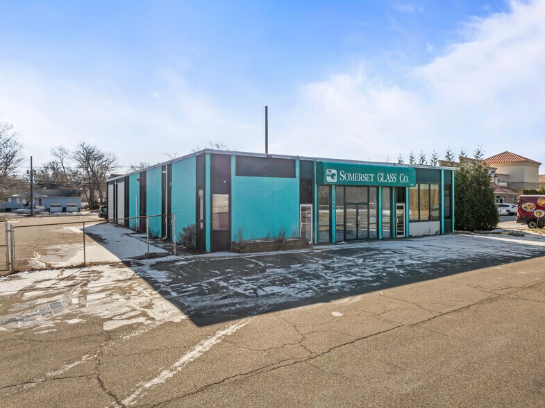 More Photos Of 2086 US Highway 130, North Brunswick Showroom For Lease