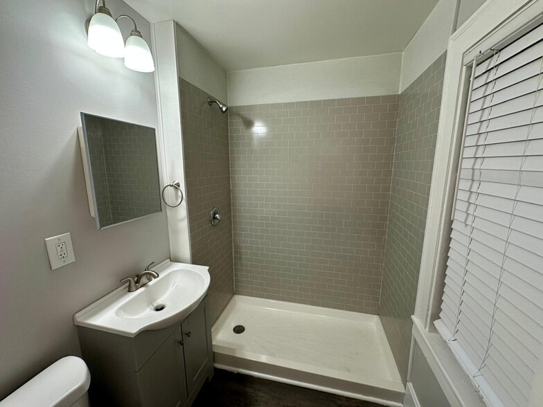 More Photos Of 17020 Madison Ave, Lakewood Flex For Sale
