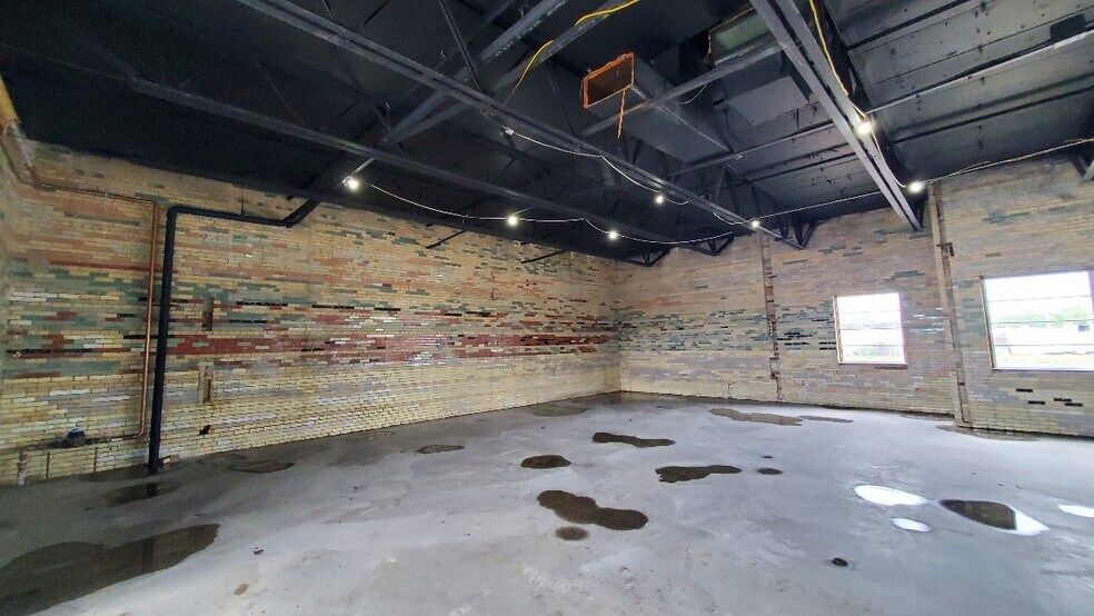 More Photos Of 2200 Lockbourne Rd, Columbus Manufacturing For Lease