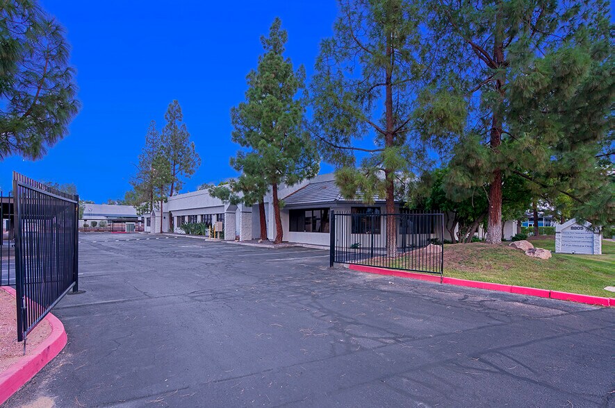 More Photos Of 8805 N 23rd Ave, Phoenix Medical For Lease