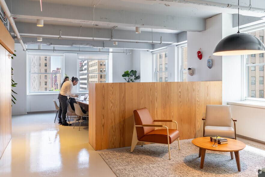 More Photos Of 405 Lexington Ave, New York Coworking Space