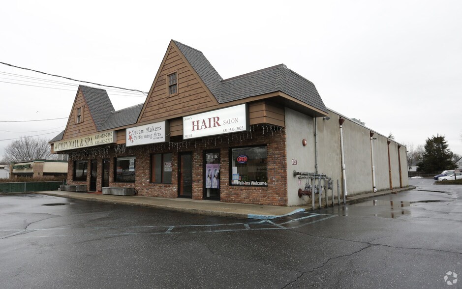 Primary Photo Of 3021 Jericho Tpke, Little Neck Unknown For Lease