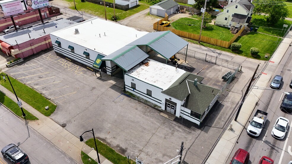 Primary Photo Of 3143 E Main St, Columbus Freestanding For Sale