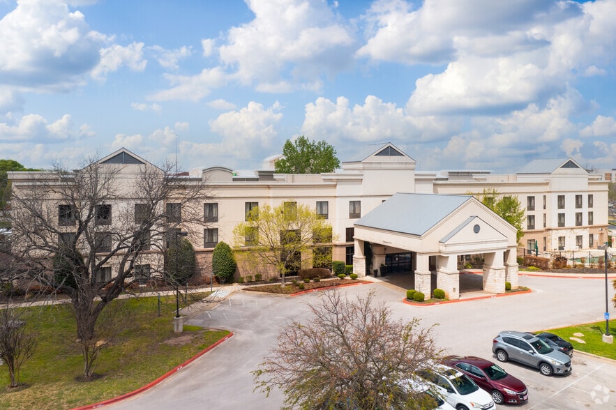 More Photos Of 10811 Pecan Park Blvd, Austin Hotel For Sale