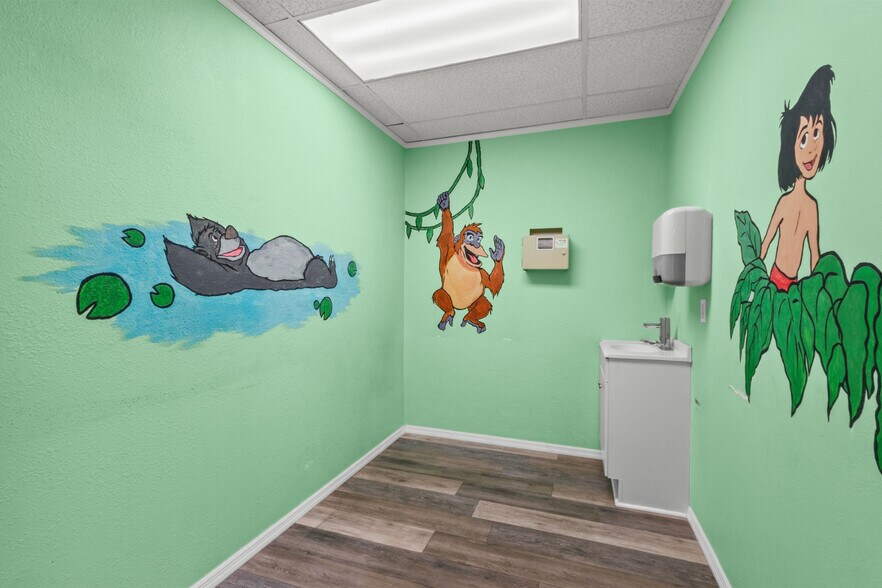 More Photos Of 1907 Tyrone Blvd N, Saint Petersburg Medical For Lease