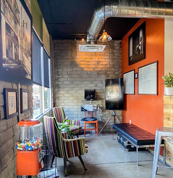 Primary Photo Of 707 E Carson Ave, Las Vegas Restaurant For Lease