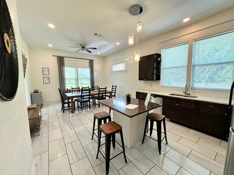 More Photos Of 3105 W Spruce St, Tampa Apartments For Sale