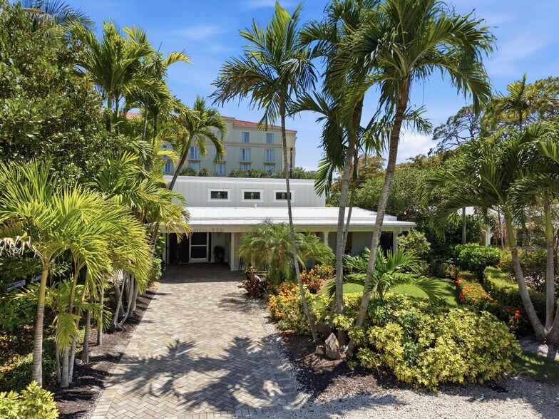More Photos Of 840 Myrtle Ter, Naples Freestanding For Sale