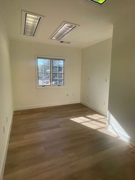 More Photos Of 120B Santa Margarita Ave, Menlo Park Office For Lease