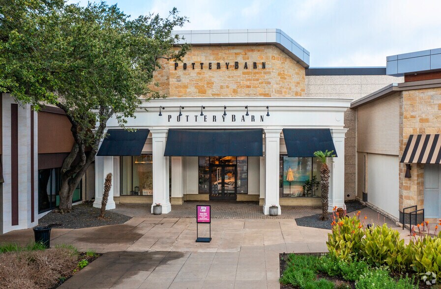 More Photos Of 10000 Research Blvd, Austin Unknown For Lease