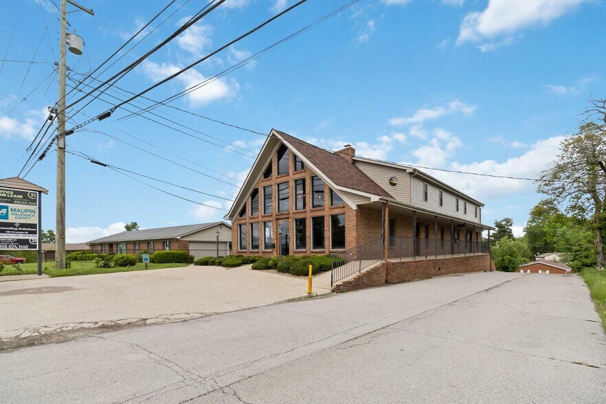 More Photos Of 1509 1/2 Lexington Rd, Richmond Office Residential For Lease