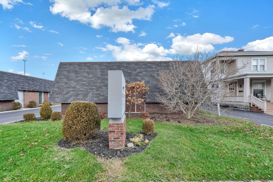 More Photos Of 444-454 E Center St, Marion Office For Sale