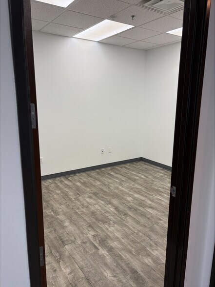 More Photos Of 2082 E Gladwick St, Rancho Dominguez Warehouse For Lease
