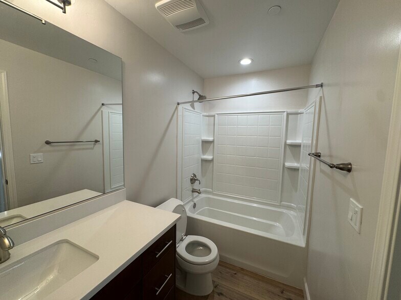 More Photos Of 116 Bundeson Dr, Hollister Apartments For Sale