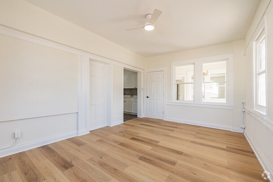 More Photos Of 218 N Pinellas Ave, Tarpon Springs Apartments For Sale