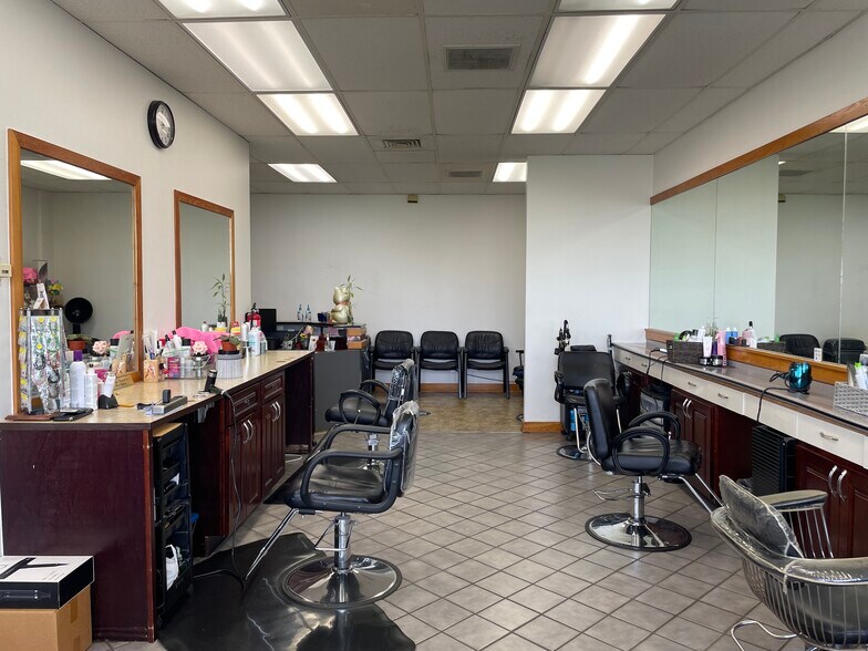 More Photos Of 98-1247 Kaahumanu St, Aiea Office For Sale