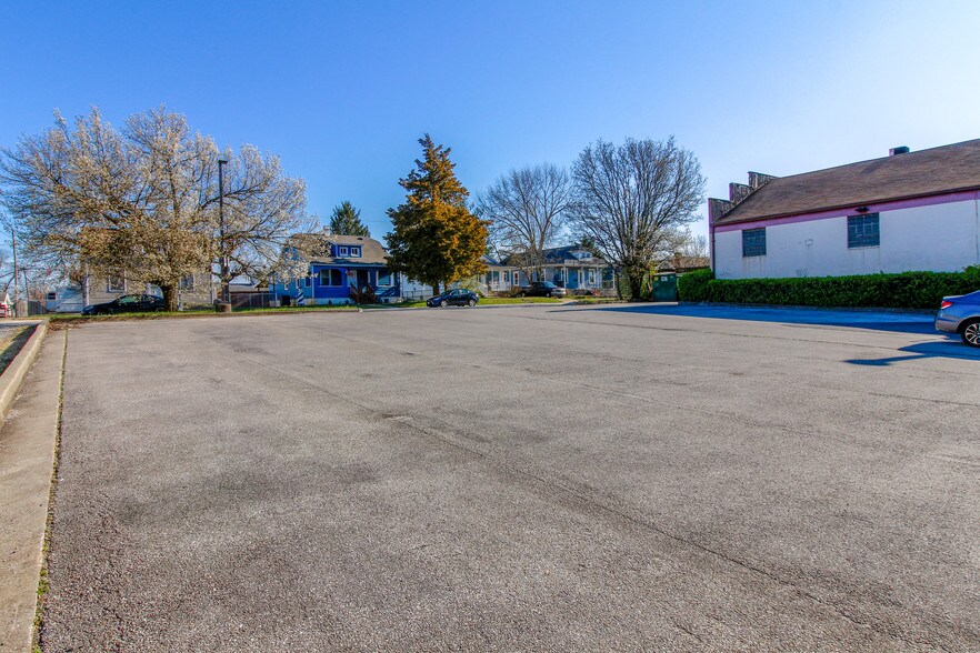 More Photos Of 620-626 Franklin Ave, Essex Warehouse For Sale