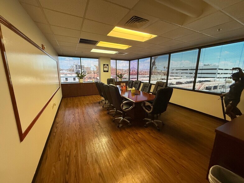 More Photos Of 202 E Earll Dr, Phoenix Medical For Sale