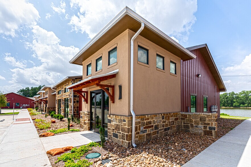 More Photos Of 2643 S Loop 336 W, Conroe Unknown For Lease