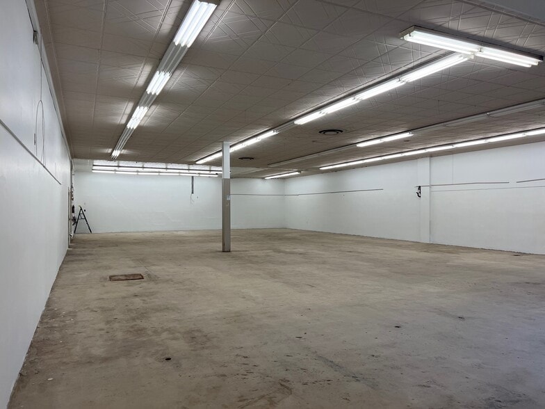 More Photos Of 2300-2306 S Jane St, Pittsburgh Unknown For Lease