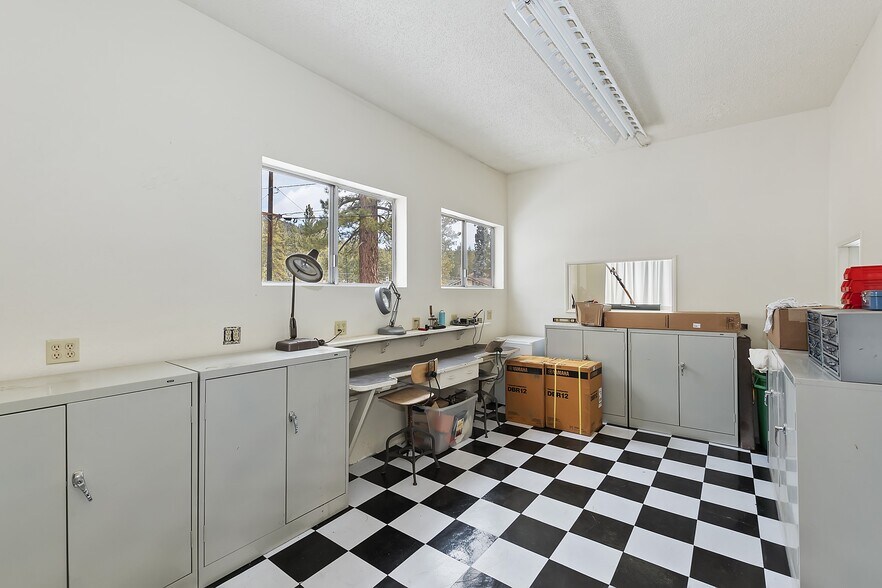 More Photos Of 39128 N Shore Dr, Fawnskin Specialty For Sale