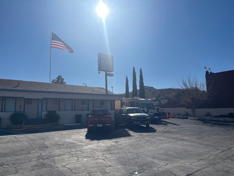 More Photos Of 115 W Gaviland St, Searchlight Hotel For Sale