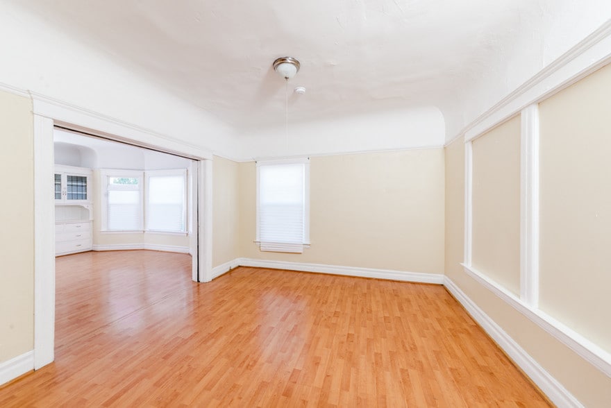 More Photos Of 2942 W 12th St, Los Angeles Apartments For Sale