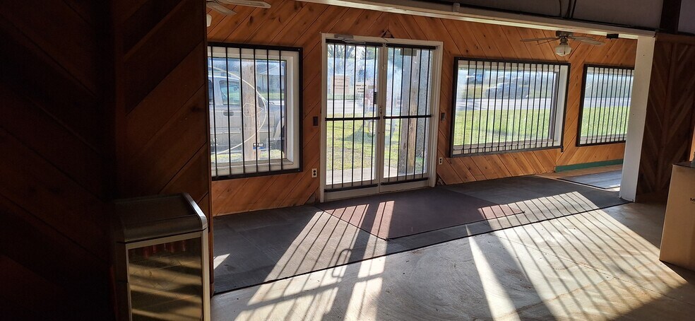 More Photos Of 15858 US Highway 231, Union Grove Freestanding For Lease