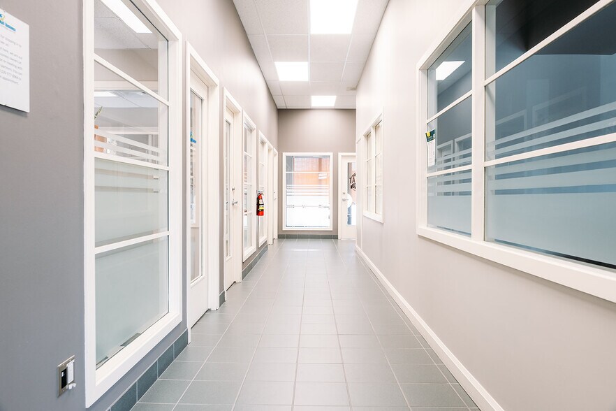 More Photos Of 378-380 Talbot St, St Thomas Office For Lease