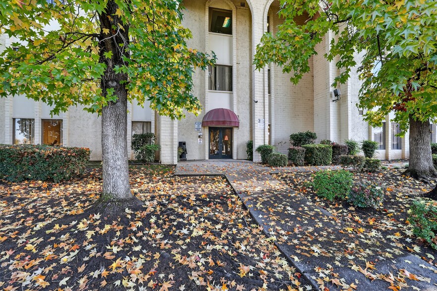 More Photos Of 6060 Sunrise Vista Dr, Citrus Heights Office For Sale