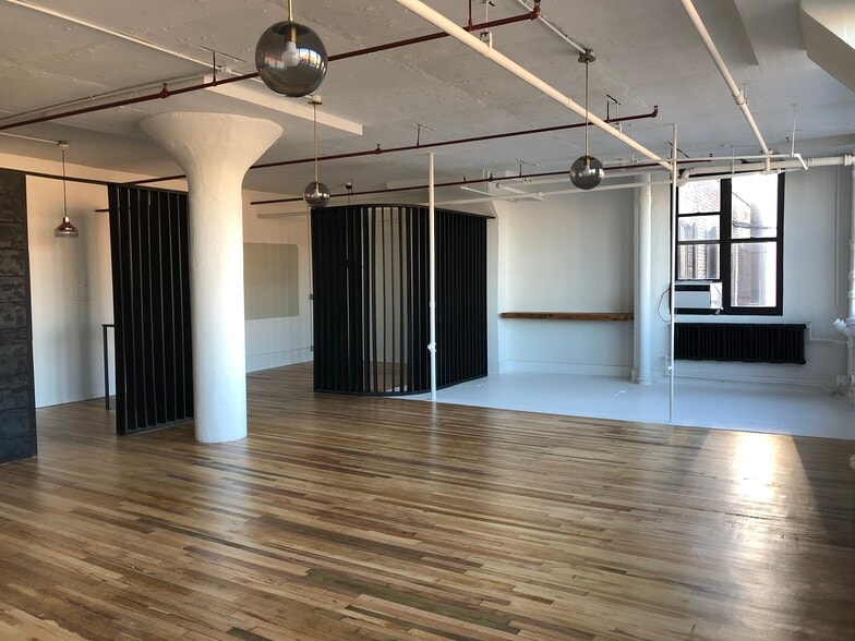 More Photos Of 61 Greenpoint Ave, Brooklyn Loft Creative Space For Lease