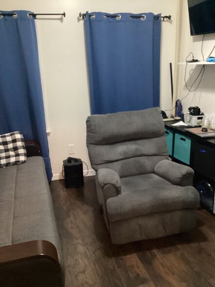 More Photos Of 2513 West St, Union City Apartments For Sale