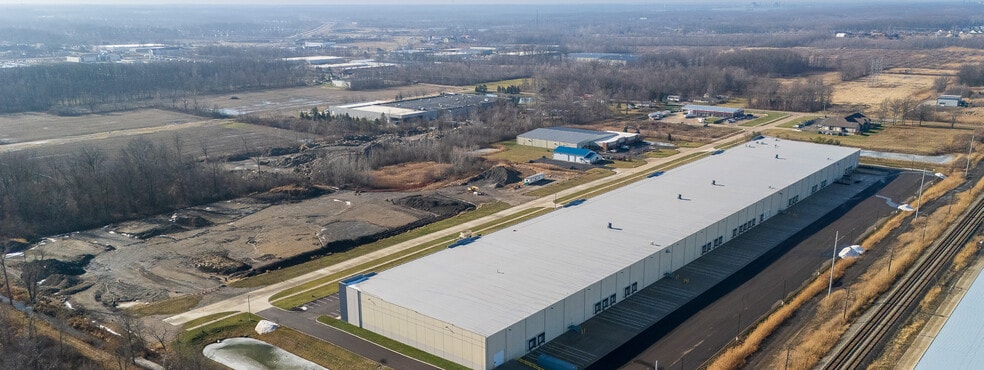 More Photos Of 37873 Avon Commerce Pky, Avon Warehouse For Lease